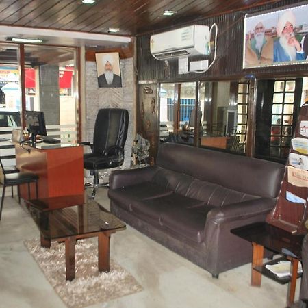 Hotel Heera International Kalküta Dış mekan fotoğraf