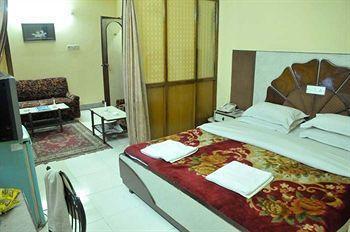 Hotel Heera International Kalküta Dış mekan fotoğraf