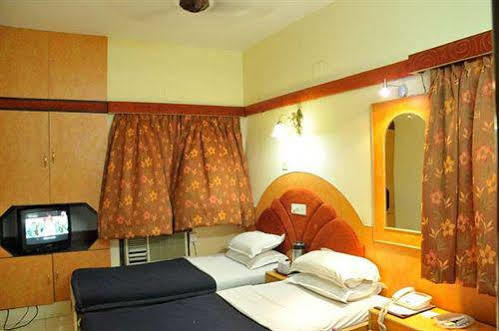 Hotel Heera International Kalküta Dış mekan fotoğraf