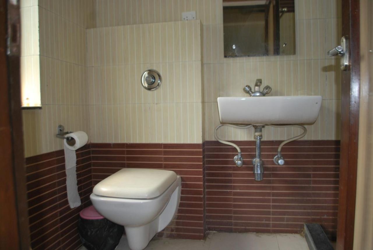 Hotel Heera International Kalküta Dış mekan fotoğraf