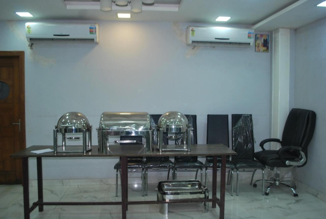 Hotel Heera International Kalküta Dış mekan fotoğraf